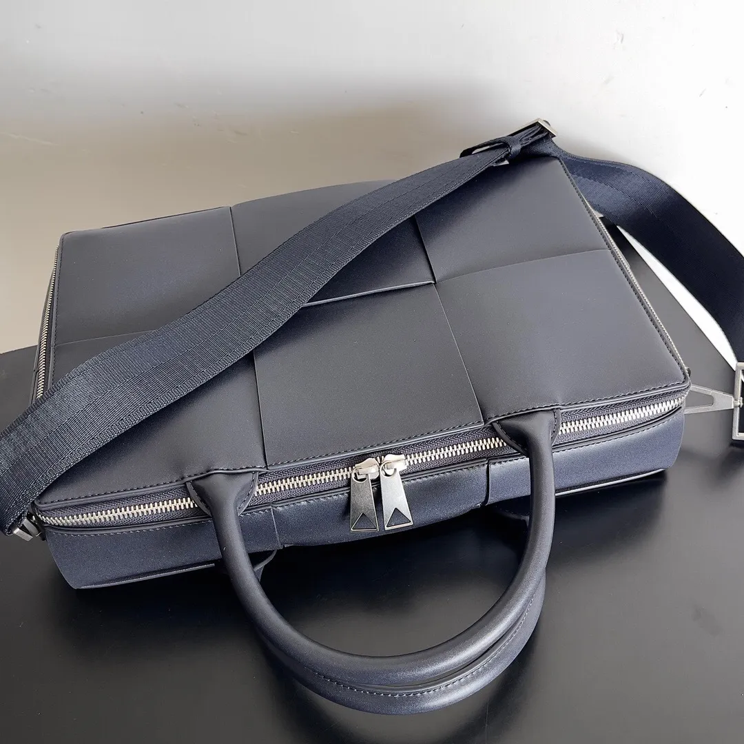 All categories 💚 Authentic bags 💚 BV 2025 new Bottega Veneta large plaid woven men's briefcase